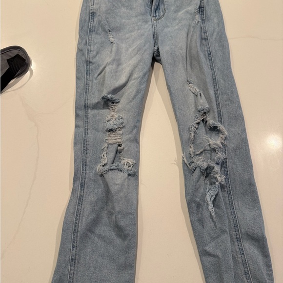 Hollister Ultra High-Rise Mom Jeans in Light Blue - Picture 2 of 7